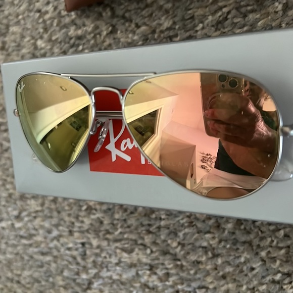 Ray-Ban sunglasses. - Picture 2 of 5